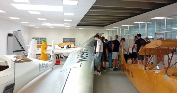 Exkurze E3P v HPH Sailplanes