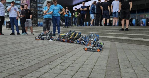 VEX IQ Robotics Competition pro SŠ